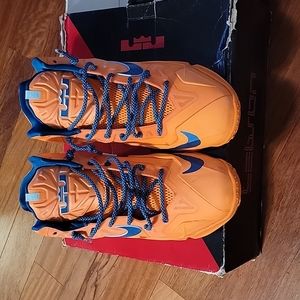 Nike LeBron XI Men’s Basketball Sneakers 616175-800